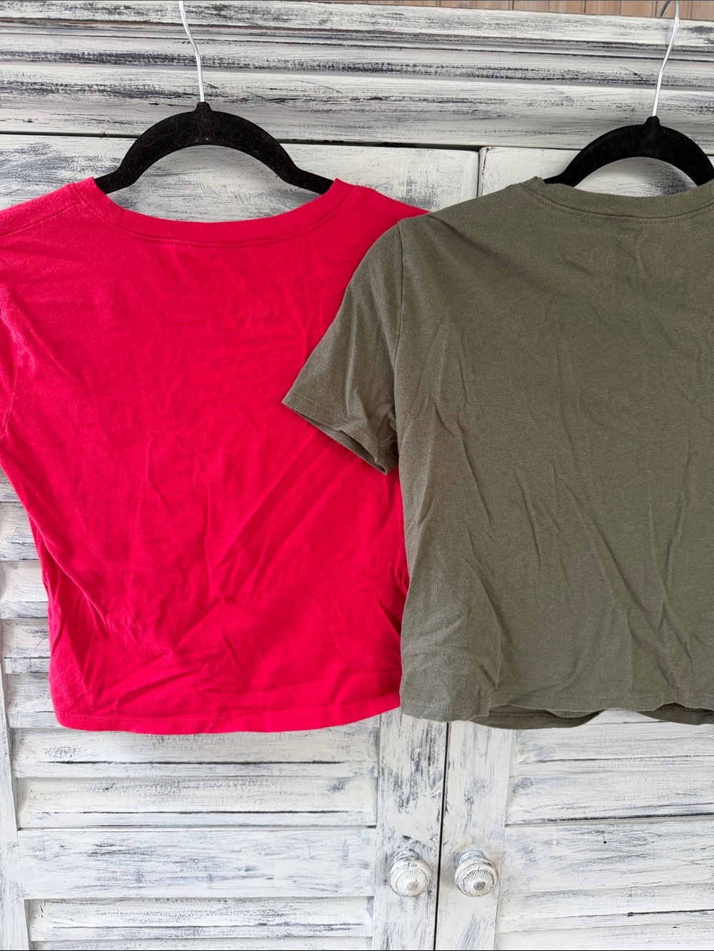 Hollister Olive Green & Red Twist-Front Short Sleeve Tees Bundle Size Small - Picture 7 of 11